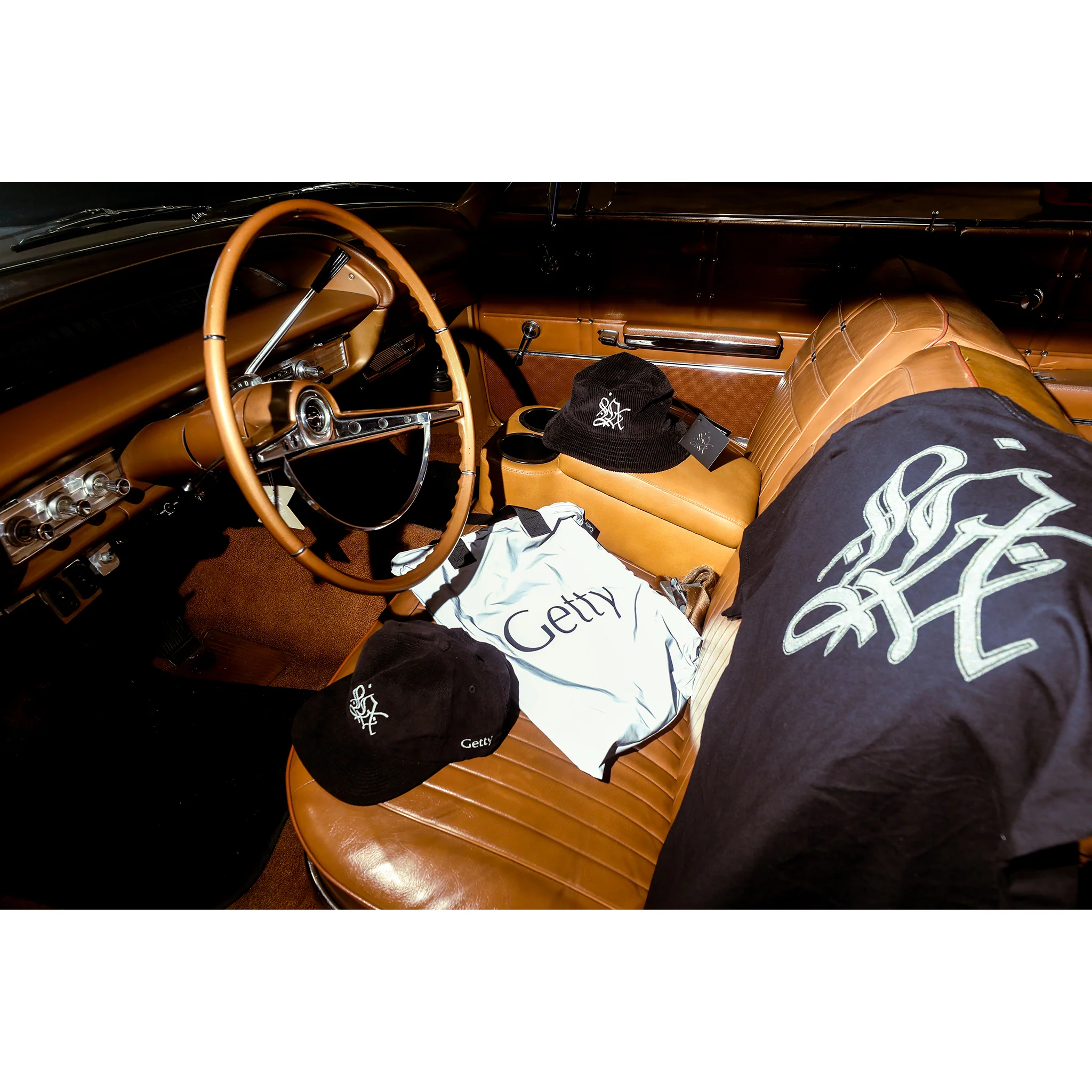 L.A. Graffiti Black Book Reflective Reversible Tote Bag / Backpack - Image 4