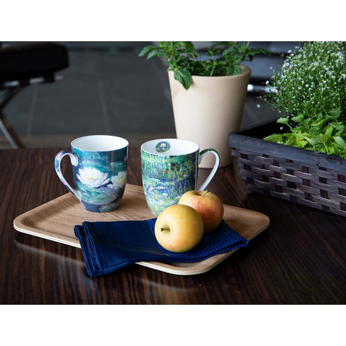 Pair of Fine Bone China Mugs featuring Monet's Water Lilies - Image 3